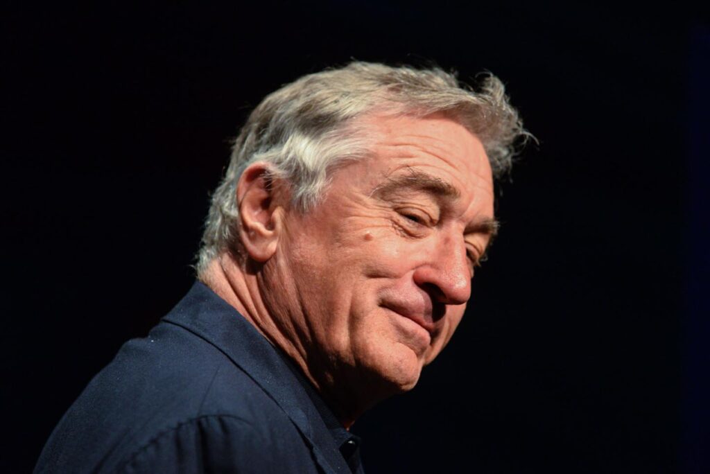 Robert De Niro, inegalabil și irepetabil, a împlinit 74 de ani