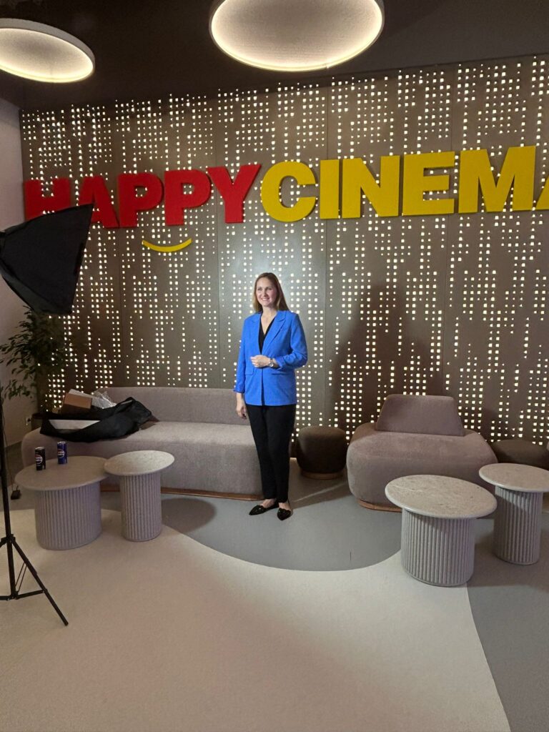 Gen Z redescoperă filmele cult în cinema: de ce tinerii aleg producții lansate înainte să se nască