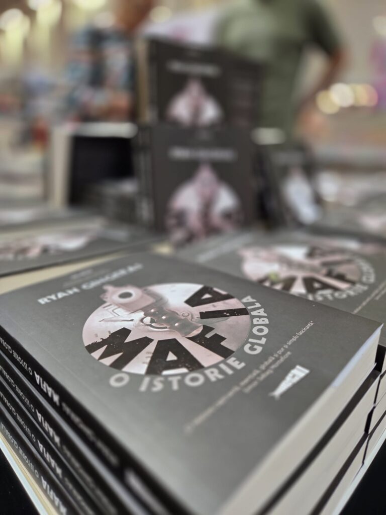 Crime Scene Press lansează colecția SPOTLIGHT, dedicată poveștilor reale care au inspirat lumea crime și thriller. Primul titlu: bestsellerul internațional „Mafia: O istorie globală” de Ryan Gingeras